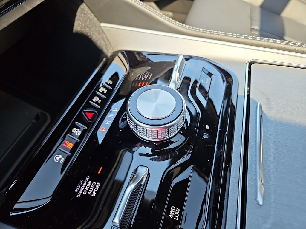 Thumbnail: 2025 Jeep Wagoneer - 14