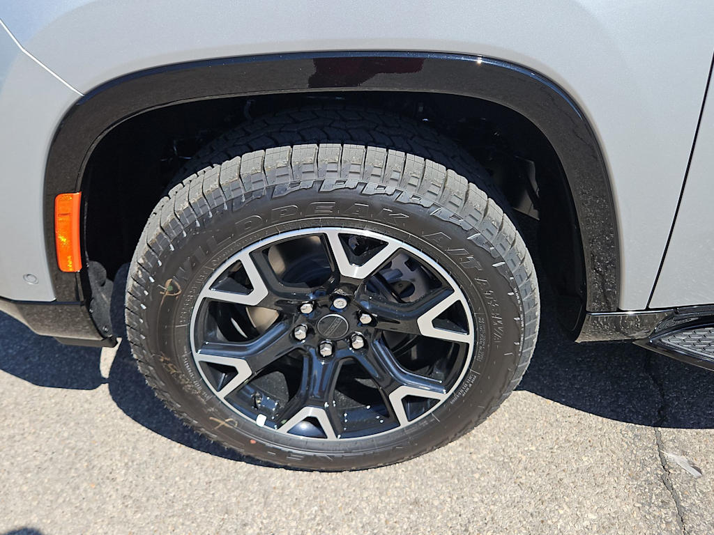 Thumbnail: 2025 Jeep Wagoneer - 8