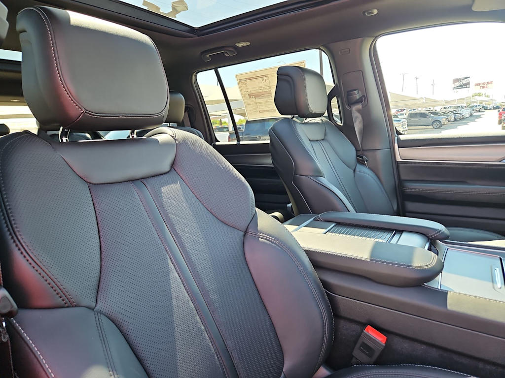 Thumbnail: 2025 Jeep Wagoneer - 10