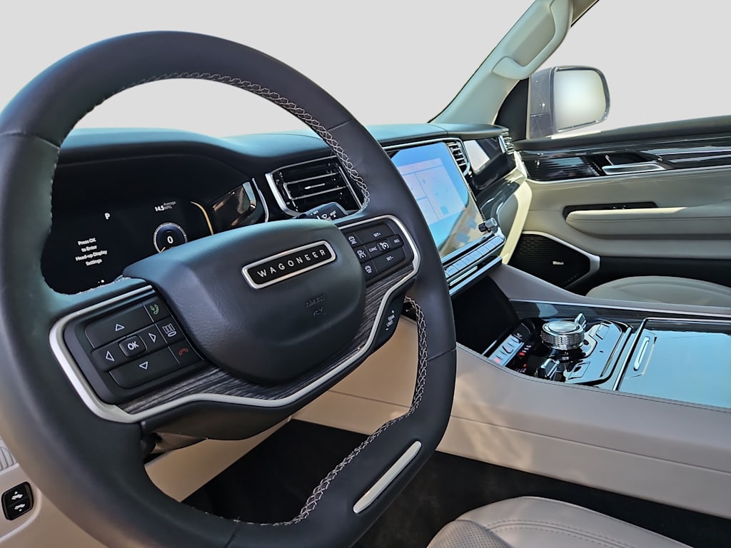 Thumbnail: 2022 Jeep Wagoneer - 2