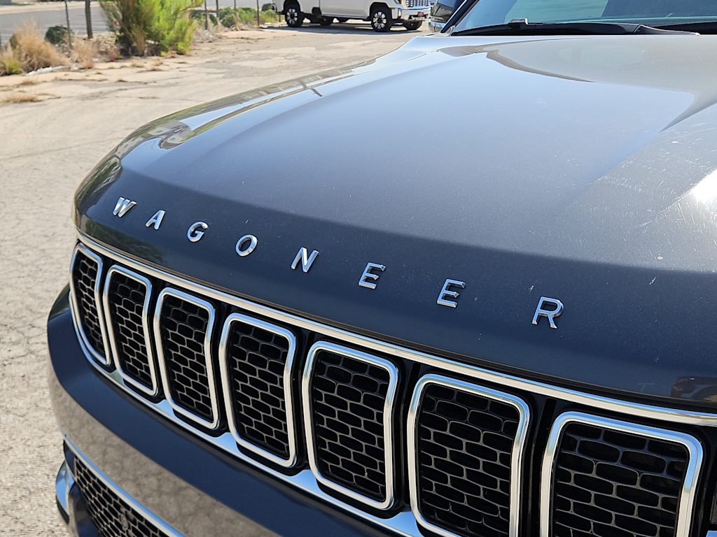 Thumbnail: 2022 Jeep Wagoneer - 20