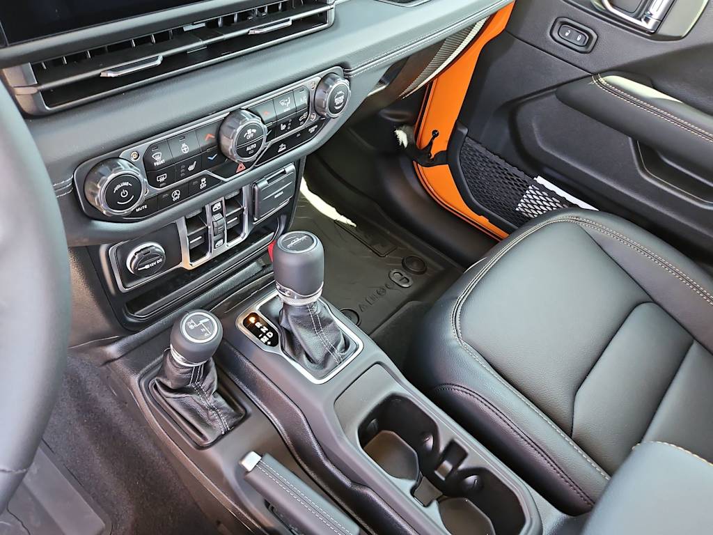 Thumbnail: 2025 Jeep Gladiator - 14