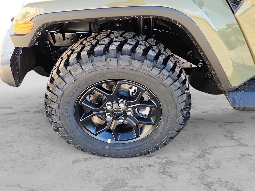 Thumbnail: 2026 Jeep Gladiator - 8