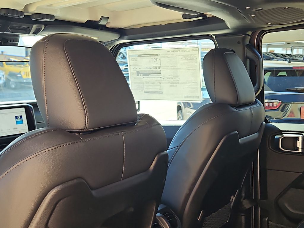 Thumbnail: 2026 Jeep Gladiator - 9