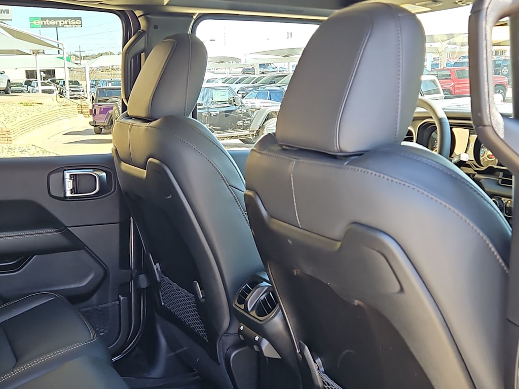 Thumbnail: 2026 Jeep Gladiator - 10