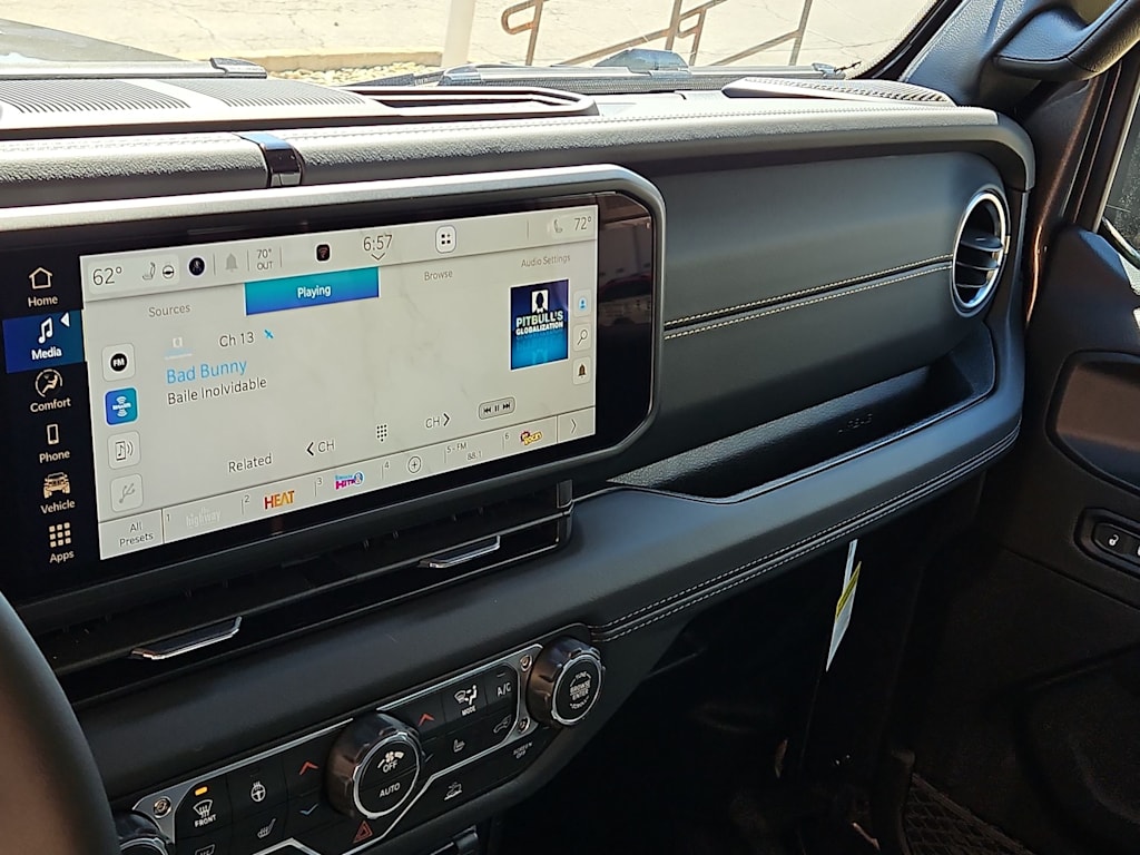 Thumbnail: 2026 Jeep Gladiator - 23