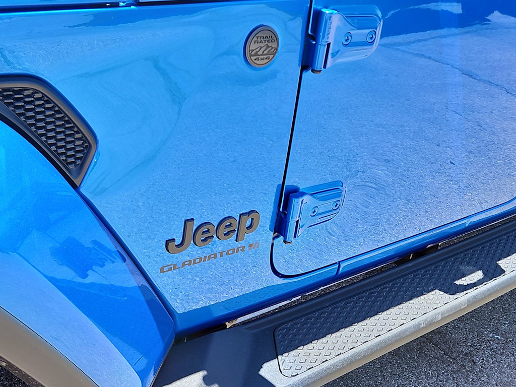 Thumbnail: 2025 Jeep Gladiator - 24