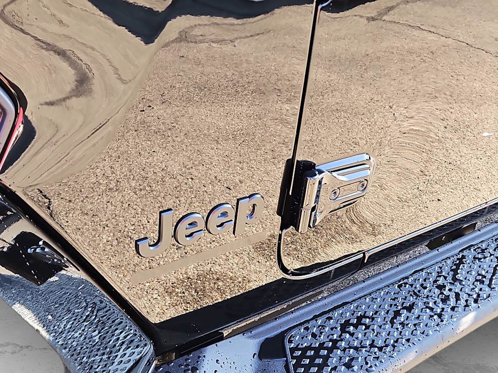 Thumbnail: 2026 Jeep Gladiator - 7
