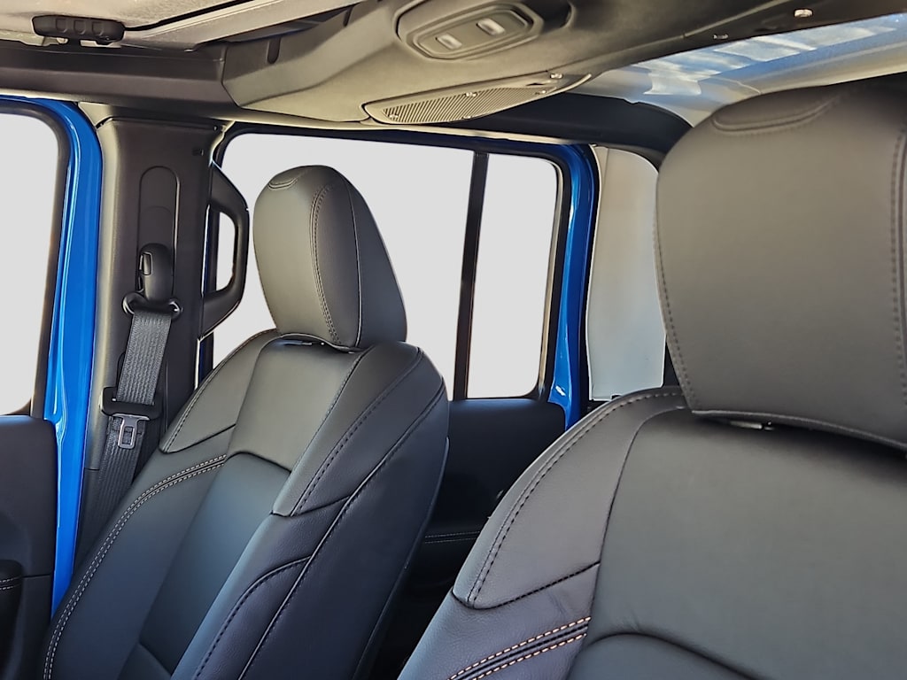 Thumbnail: 2026 Jeep Gladiator - 9