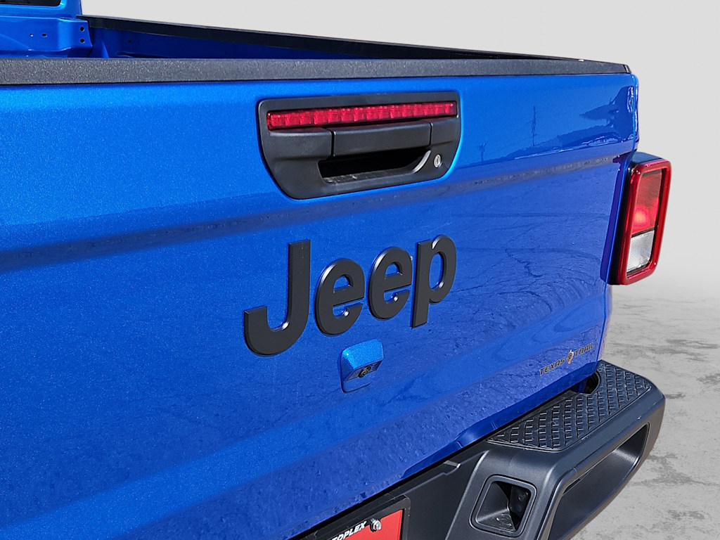 Thumbnail: 2026 Jeep Gladiator - 7