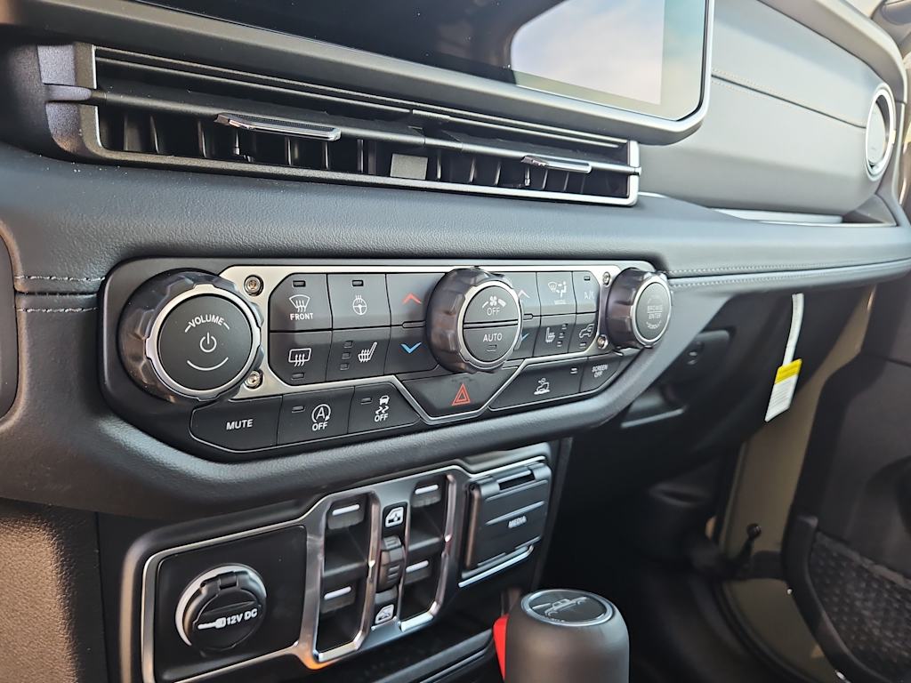 Thumbnail: 2026 Jeep Gladiator - 25