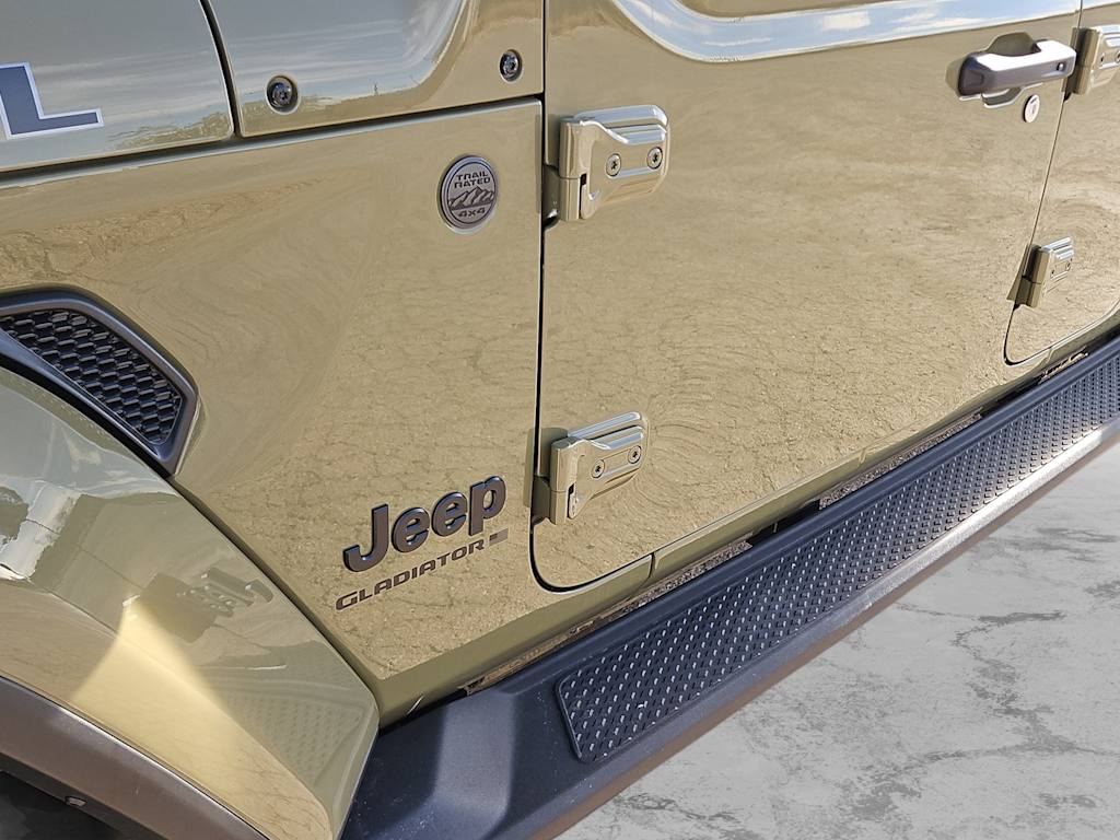 Thumbnail: 2026 Jeep Gladiator - 7