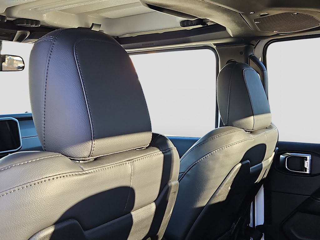 Thumbnail: 2026 Jeep Gladiator - 21