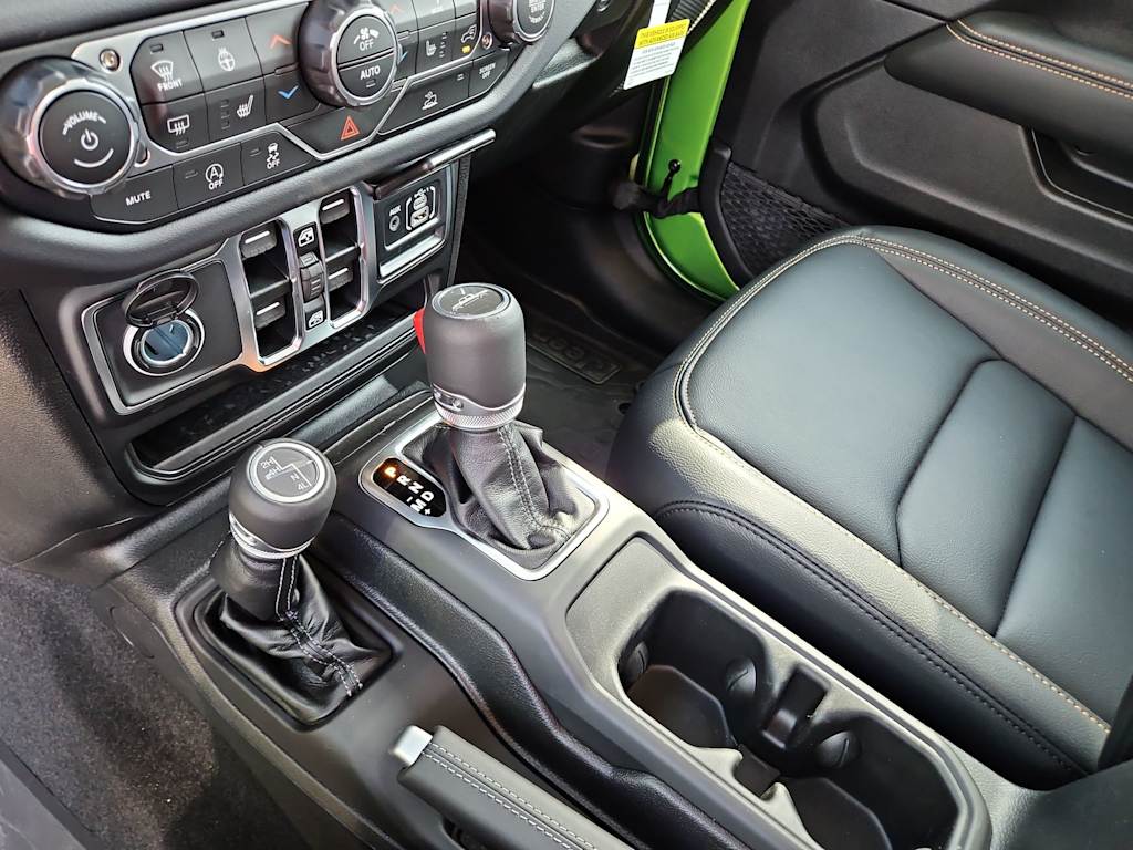 Thumbnail: 2025 Jeep Gladiator - 12