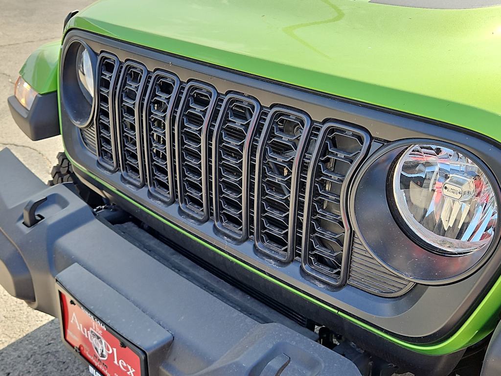 Thumbnail: 2025 Jeep Gladiator - 21