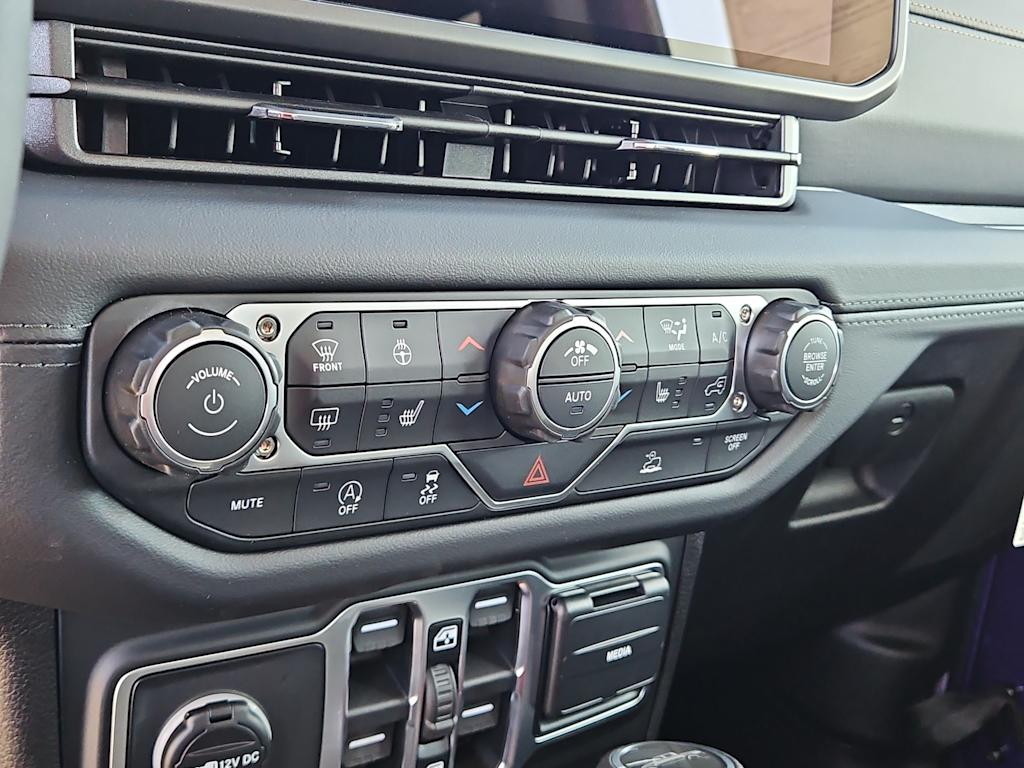 Thumbnail: 2026 Jeep Gladiator - 25