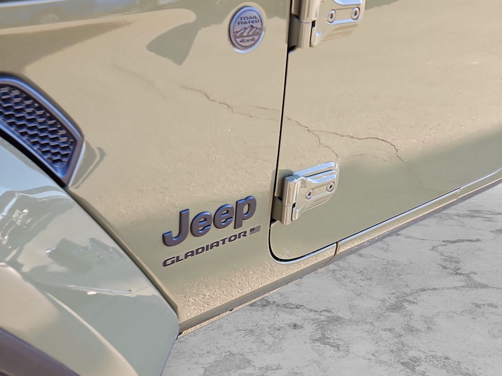 Thumbnail: 2026 Jeep Gladiator - 7