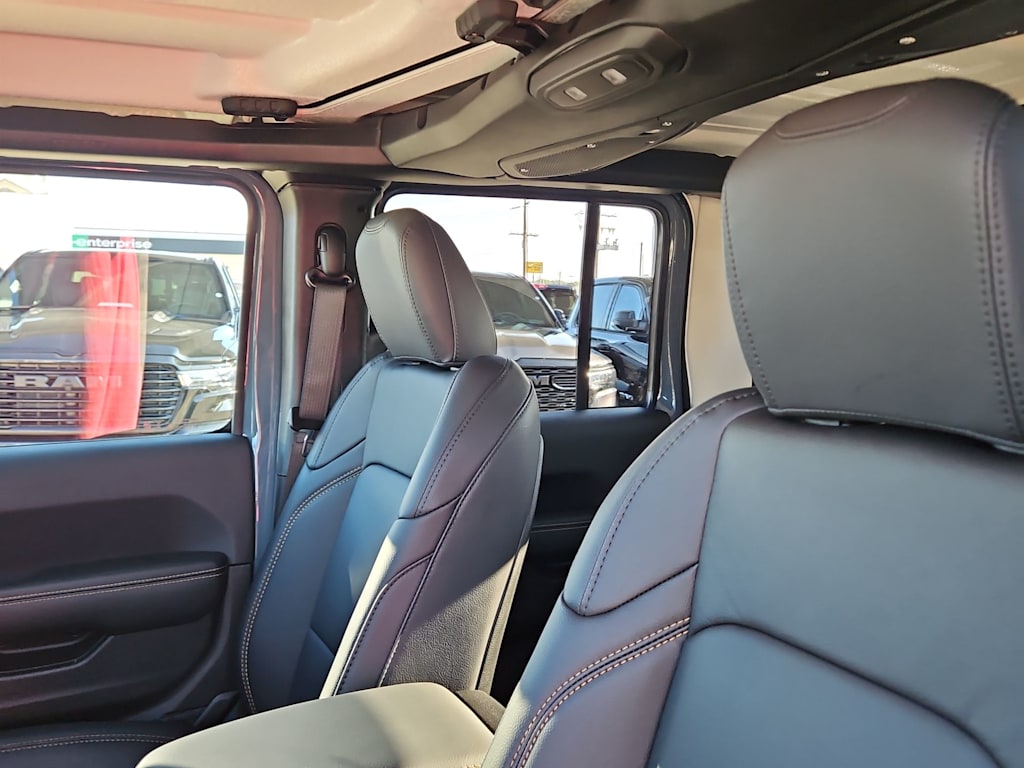 Thumbnail: 2026 Jeep Gladiator - 11