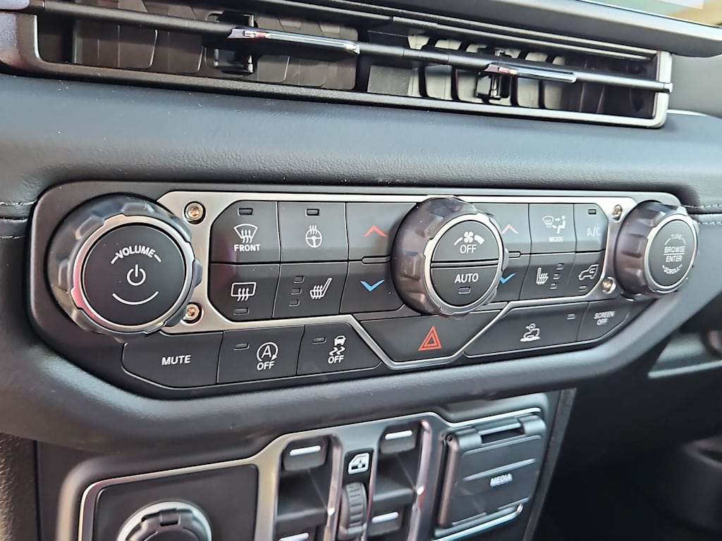 Thumbnail: 2026 Jeep Gladiator - 25