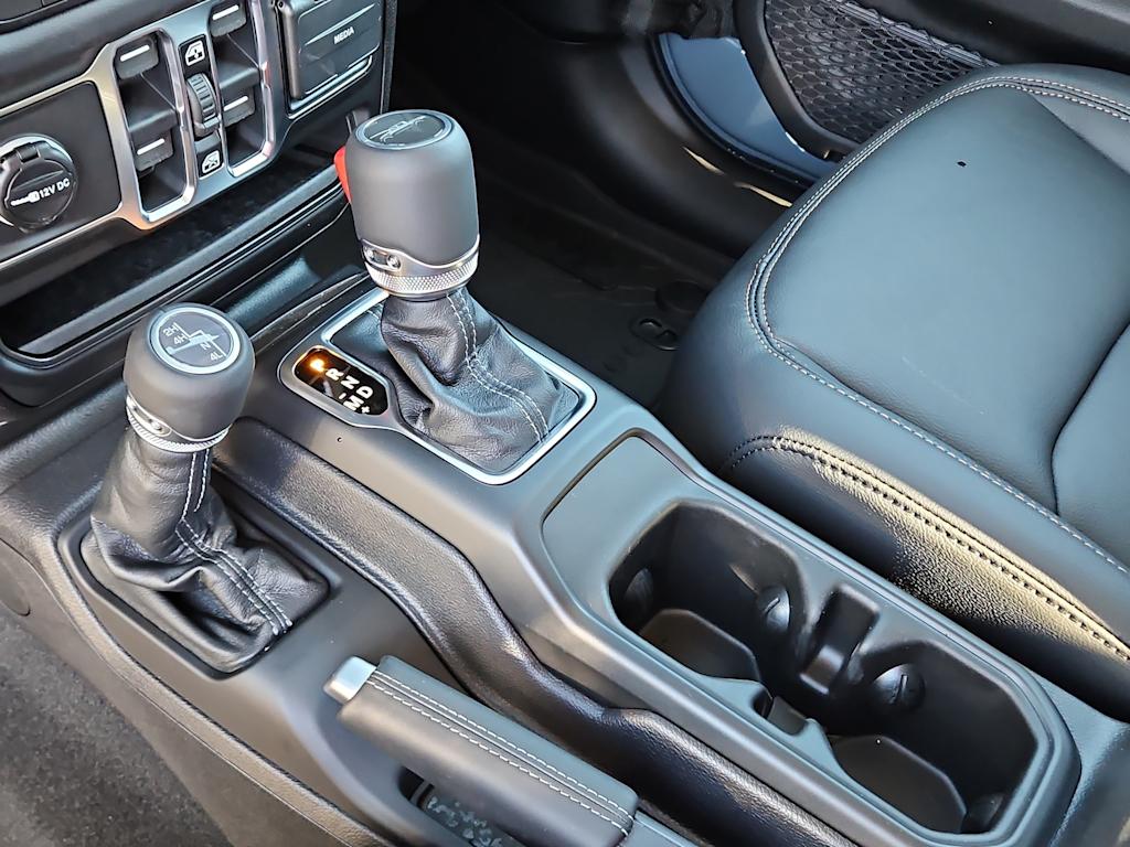 Thumbnail: 2026 Jeep Gladiator - 14