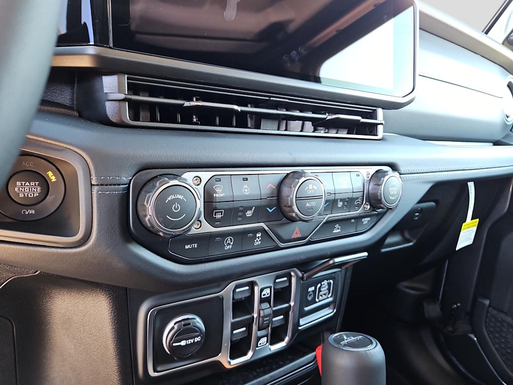 Thumbnail: 2026 Jeep Gladiator - 23