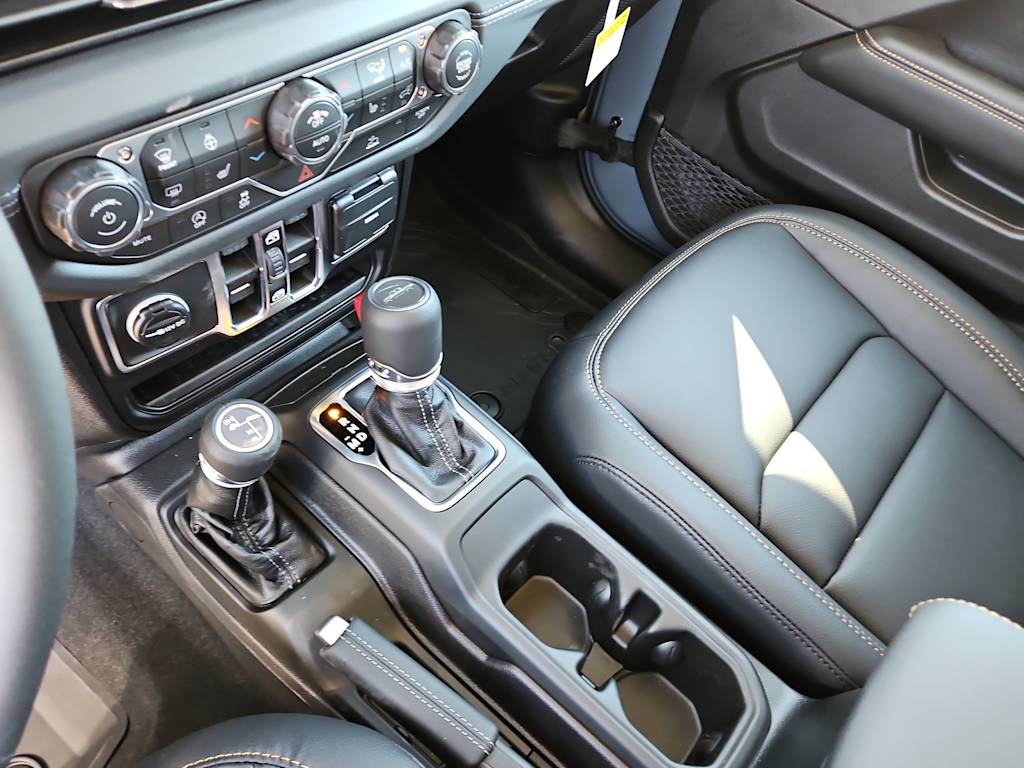 Thumbnail: 2026 Jeep Gladiator - 16