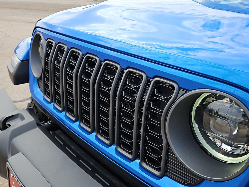 Thumbnail: 2025 Jeep Gladiator - 26