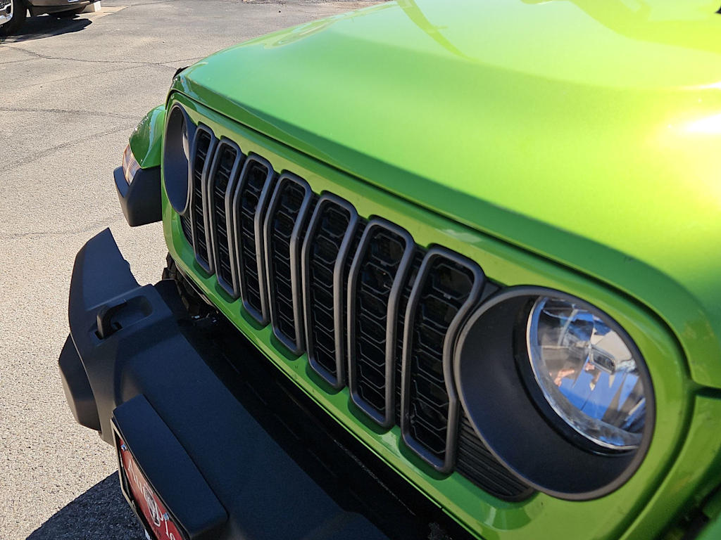 Thumbnail: 2025 Jeep Gladiator - 19