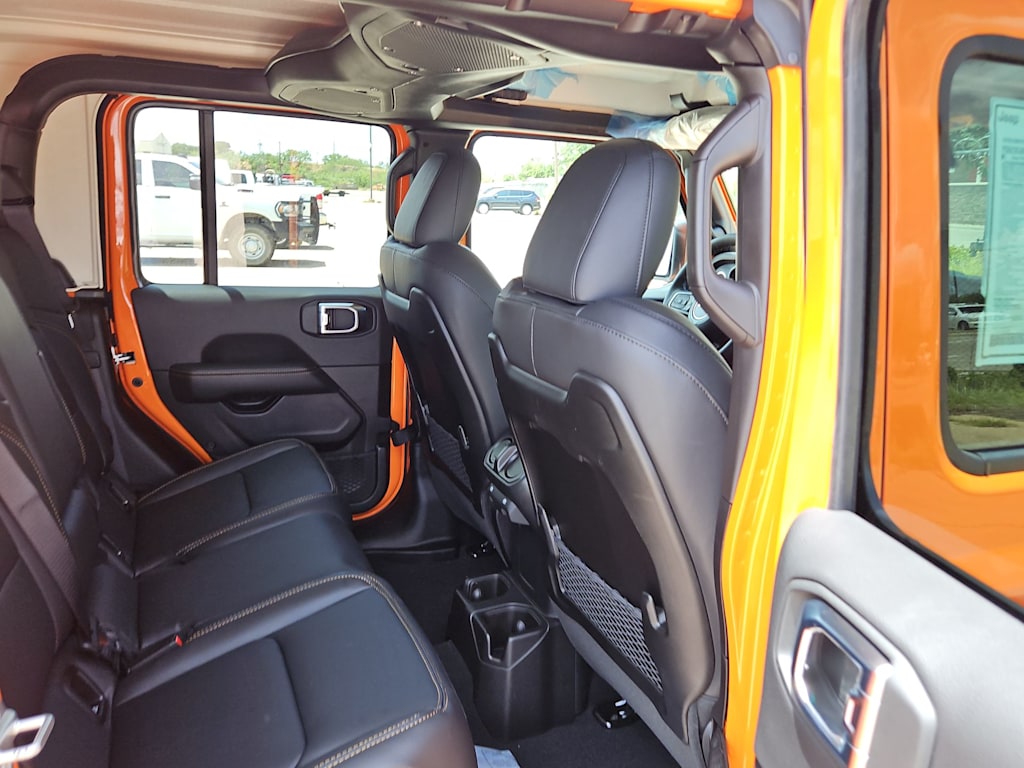 Thumbnail: 2025 Jeep Gladiator - 24