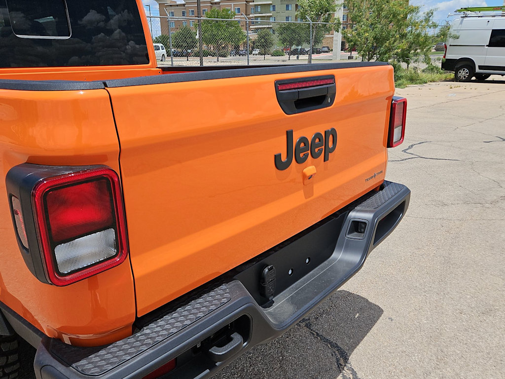 Thumbnail: 2025 Jeep Gladiator - 28