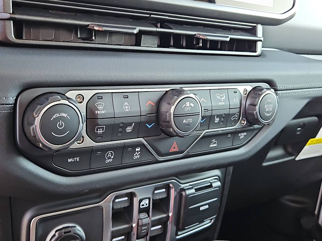 Thumbnail: 2026 Jeep Gladiator - 25