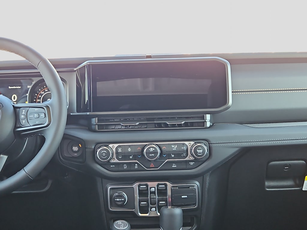 Thumbnail: 2026 Jeep Gladiator - 10