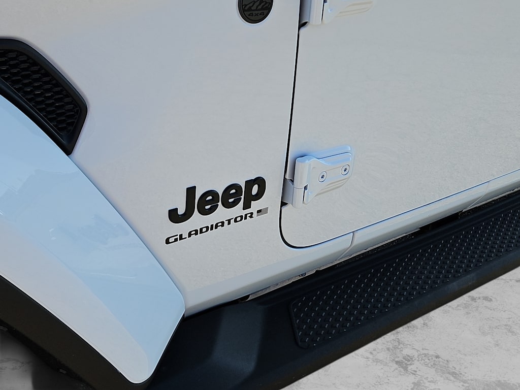 Thumbnail: 2026 Jeep Gladiator - 7