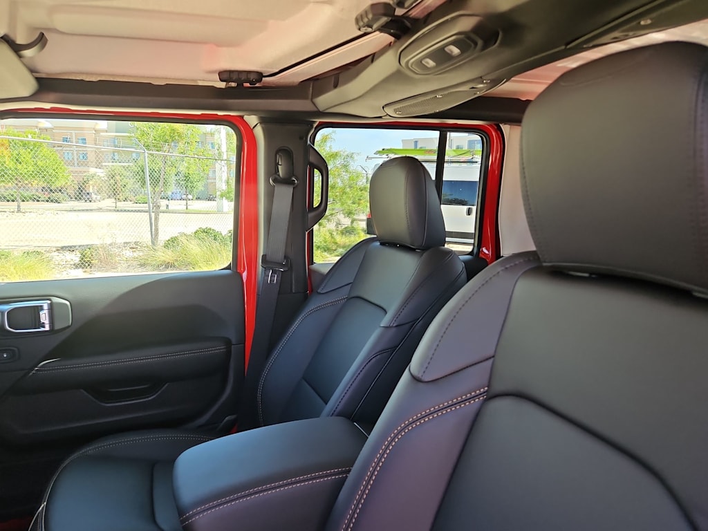 Thumbnail: 2025 Jeep Gladiator - 10