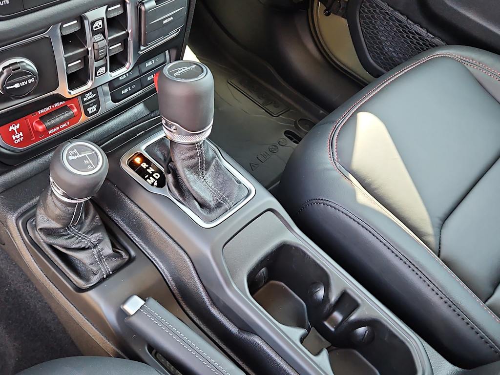 Thumbnail: 2025 Jeep Gladiator - 23