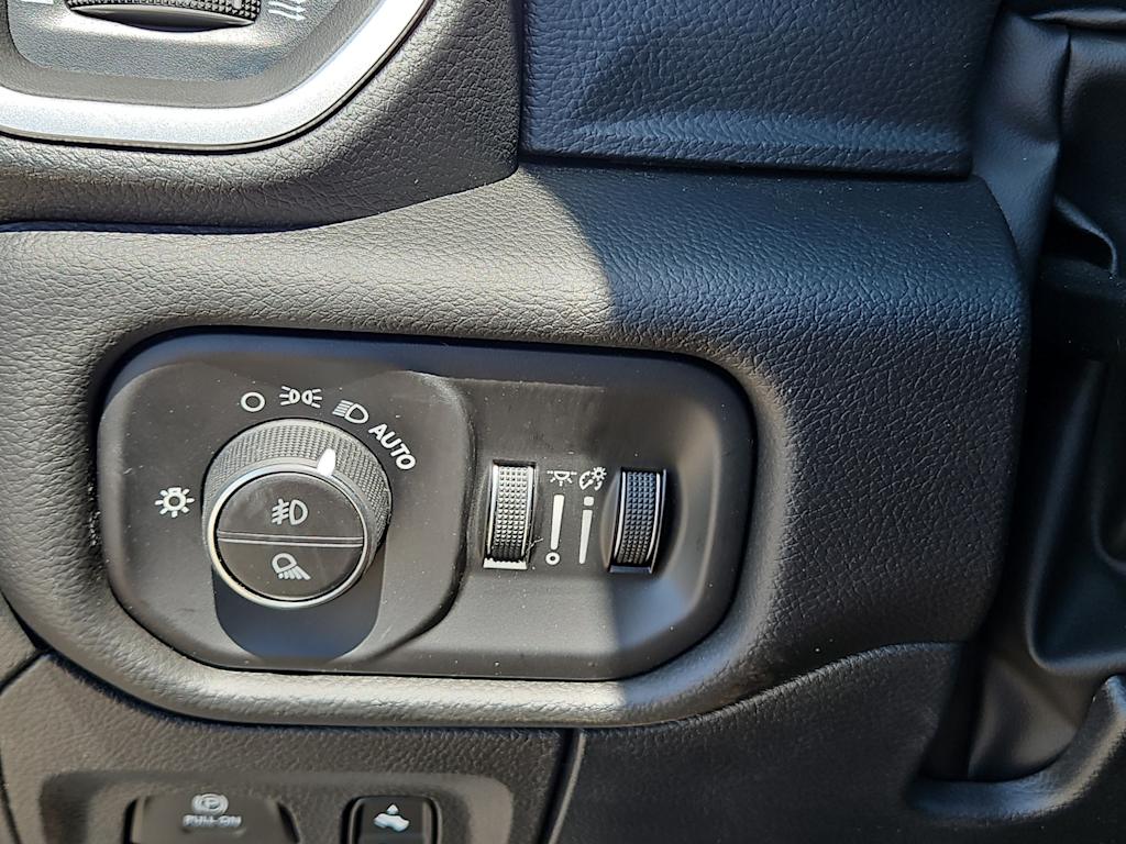 Thumbnail: 2026 RAM 1500 - 21