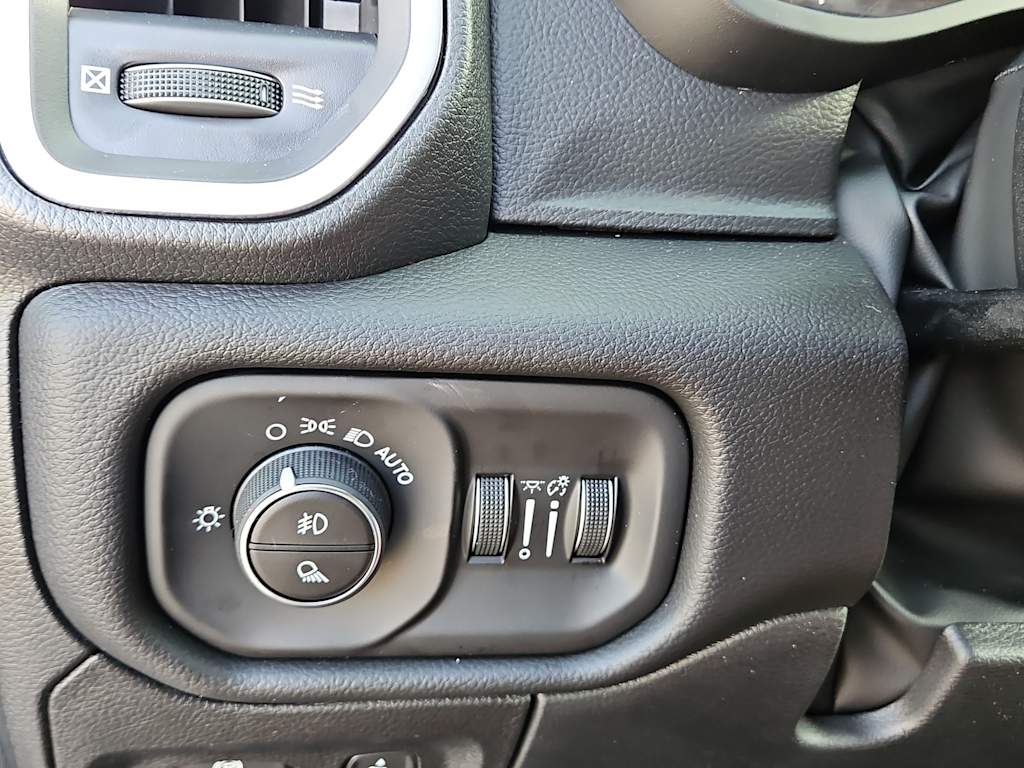 Thumbnail: 2026 RAM 1500 - 22