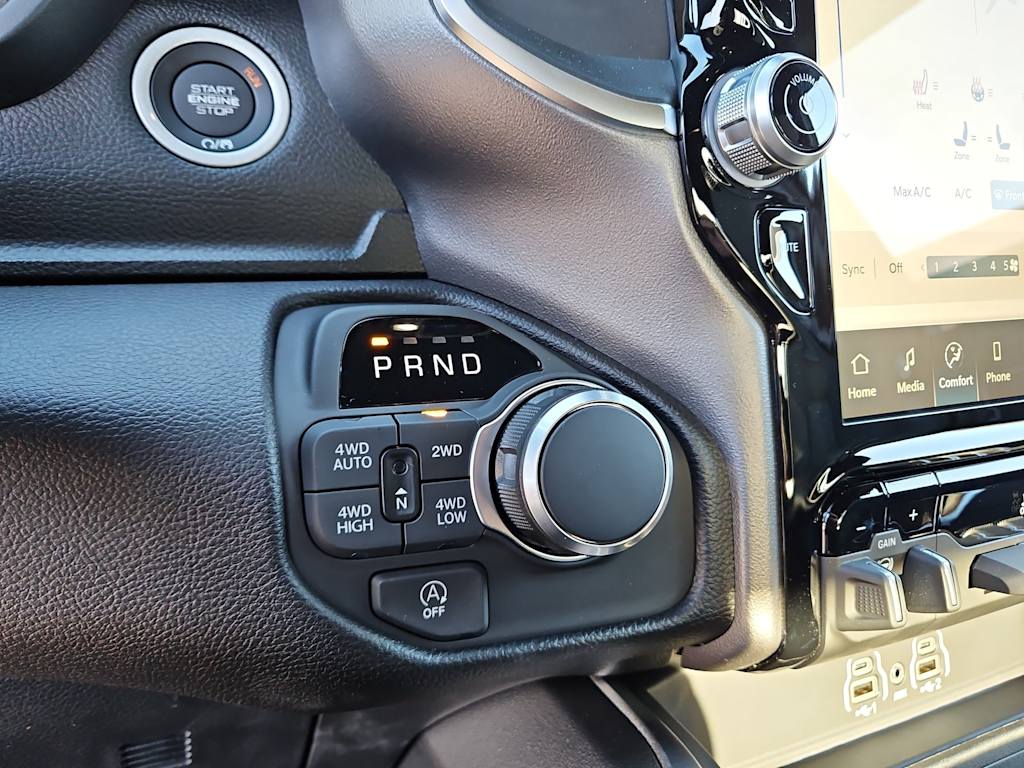 Thumbnail: 2026 RAM 1500 - 25