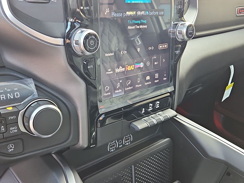 Thumbnail: 2026 RAM 1500 - 9