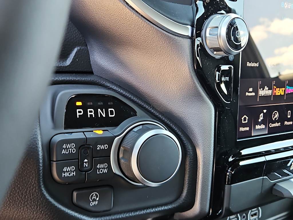 Thumbnail: 2026 RAM 1500 - 25
