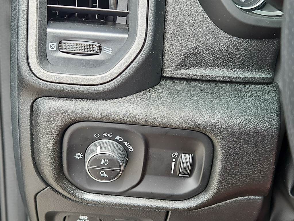 Thumbnail: 2026 RAM 1500 - 25