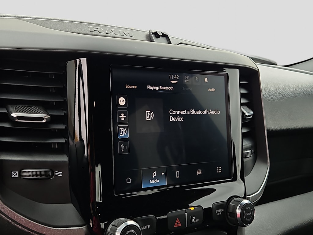 Thumbnail: 2026 RAM 1500 - 25