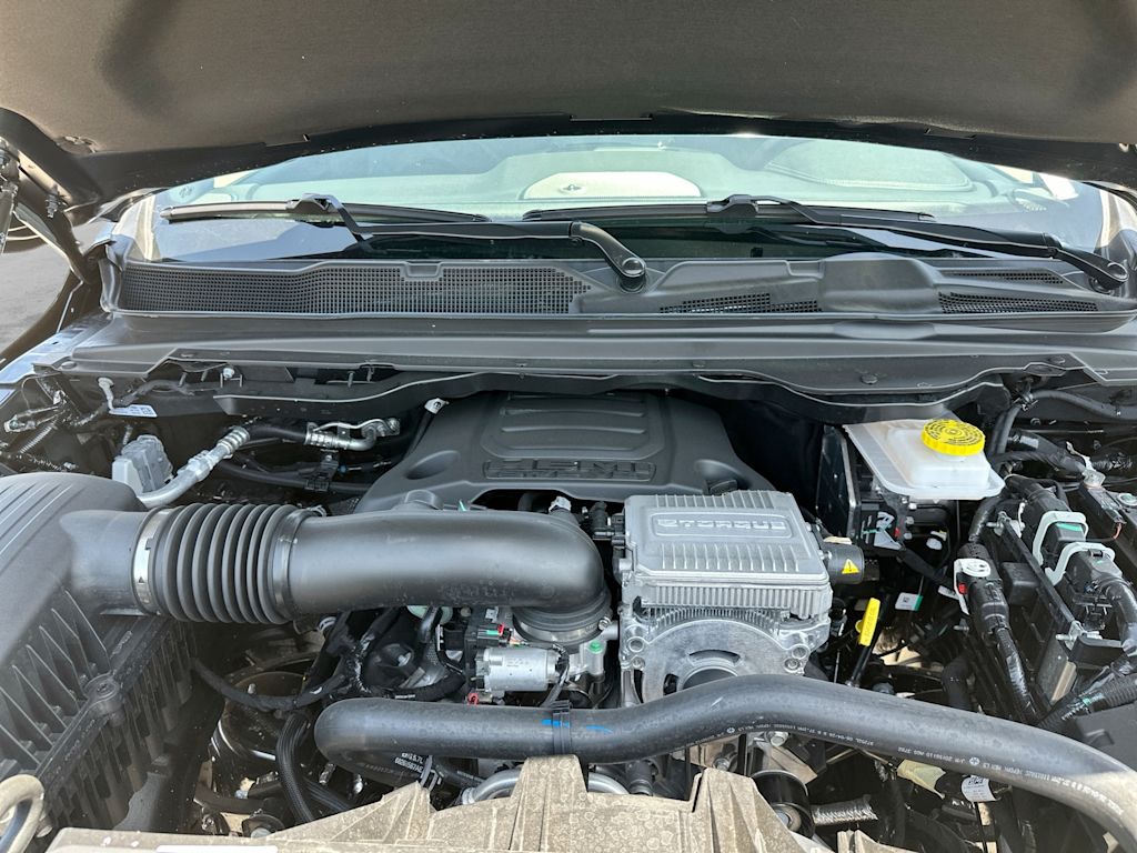 Thumbnail: 2026 RAM 1500 - 9
