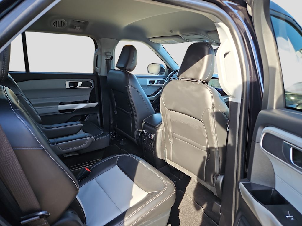 Thumbnail: 2022 Ford Explorer - 22