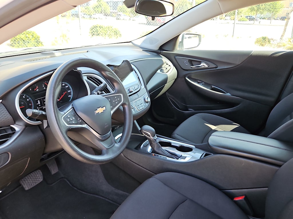 Thumbnail: 2023 Chevrolet Malibu - 2