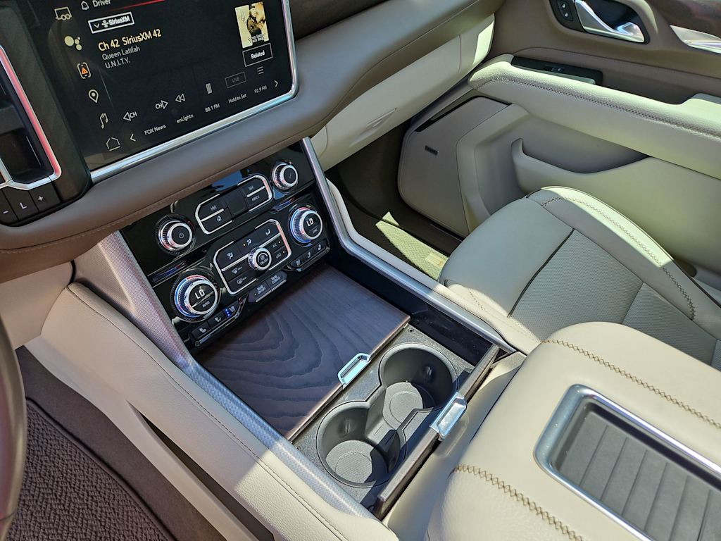Thumbnail: 2023 GMC Yukon XL - 16