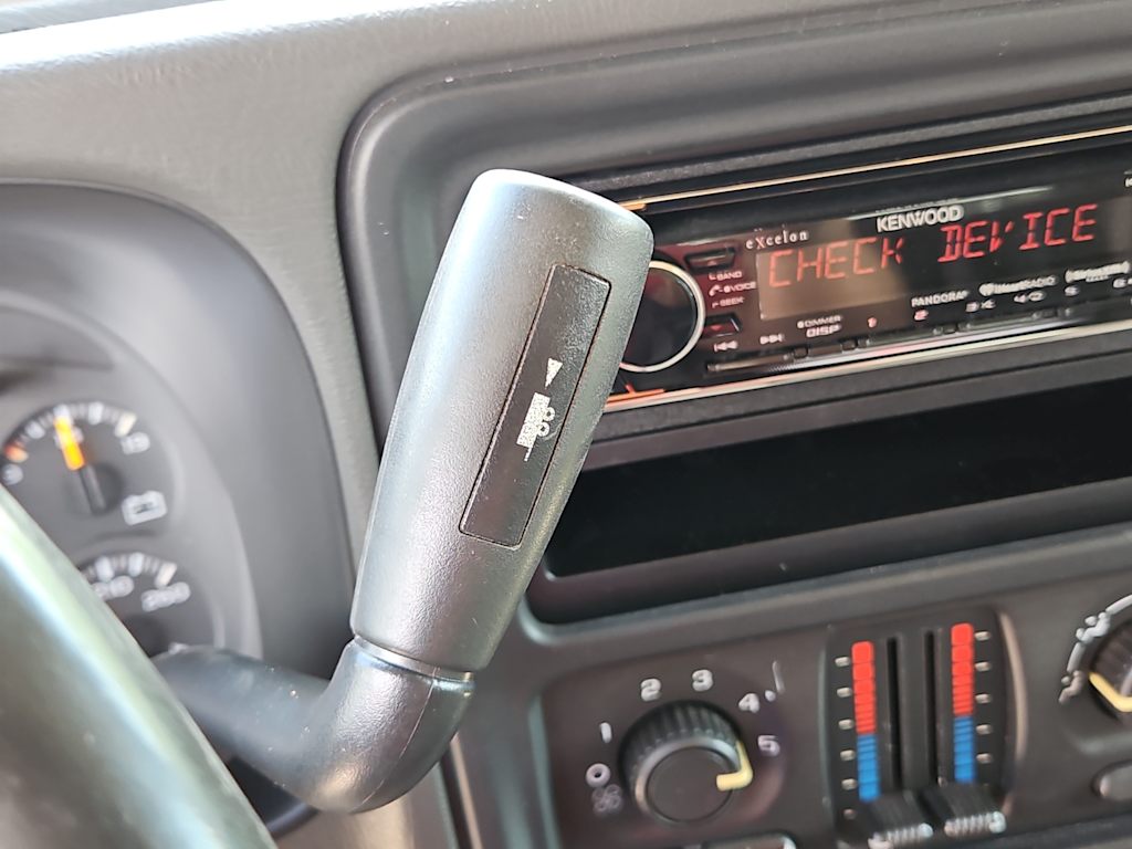 Thumbnail: 2003 Chevrolet Tahoe - 12