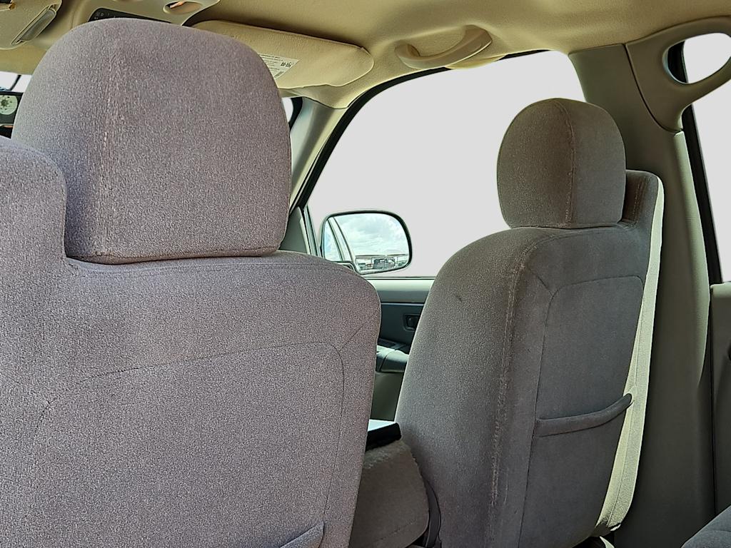 Thumbnail: 2003 Chevrolet Tahoe - 11