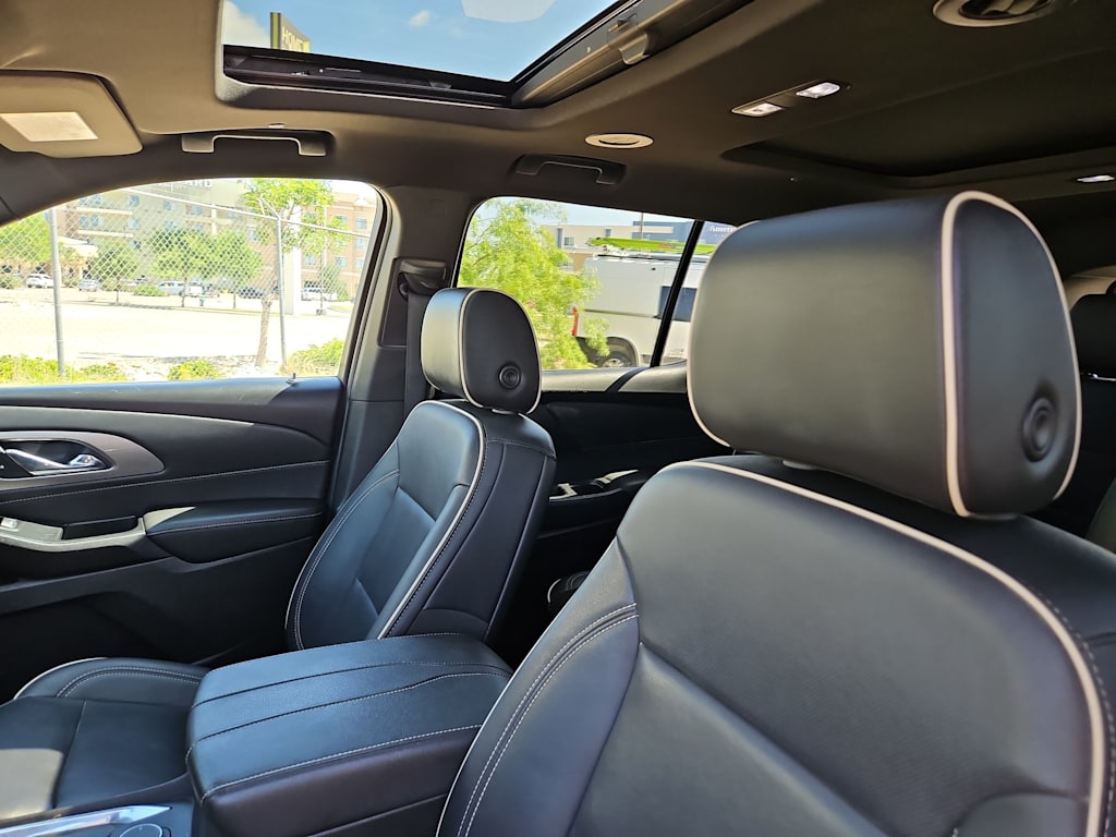 2023 Chevrolet Traverse Premier 9