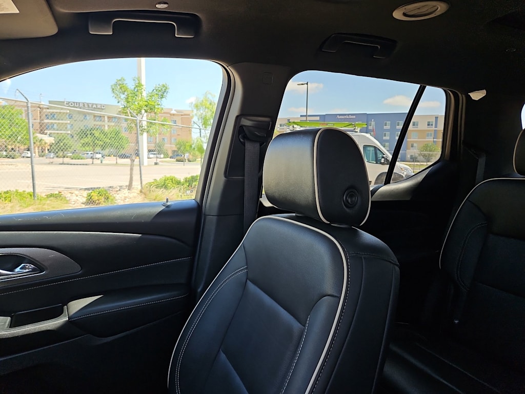 2023 Chevrolet Traverse Premier 10
